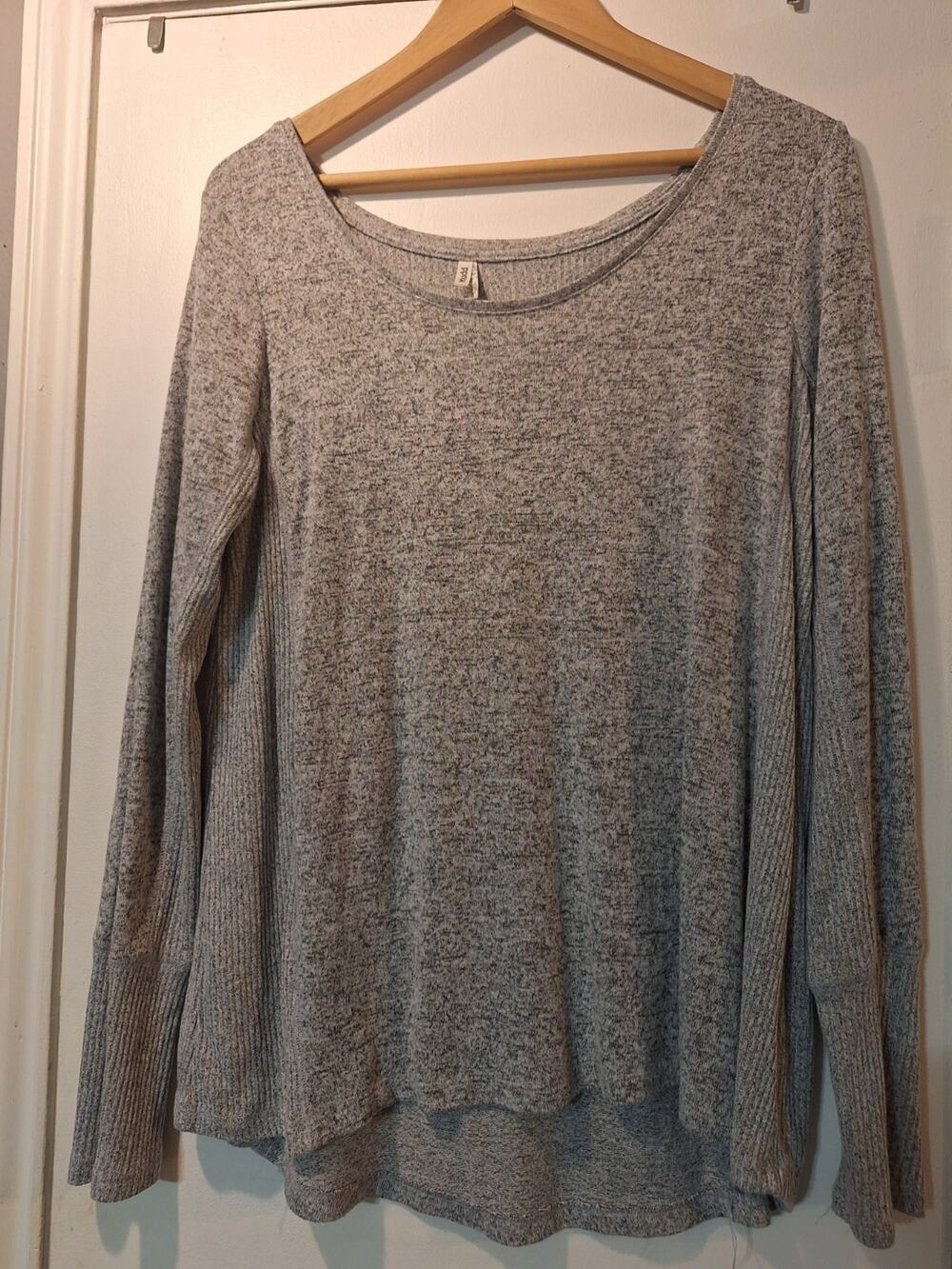 Mudd Gray Long Sleeve Shirt Women Med Soft Stretch Basic Casual Layer Top Ribbed